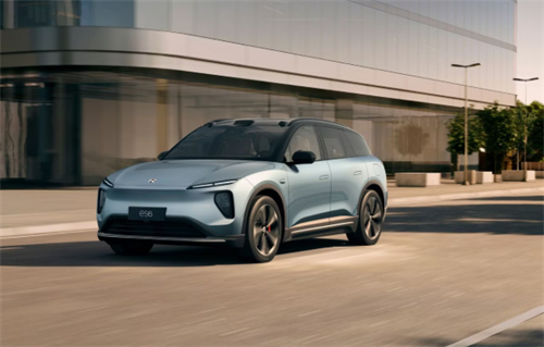 A NIO ES6 electric SUV on the road, representing the modern EV market where buyers must choose between advanced battery technologies.